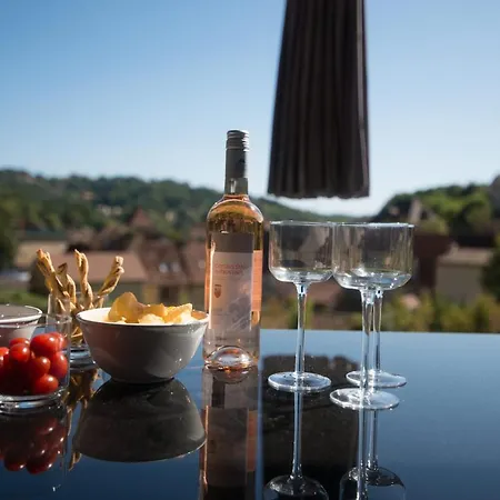 Le Lumineux Avec Jacuzzi Privatif Et Parking Prive Apartamento Sarlat-la-Canéda