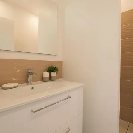 Apartamento Le Lumineux Avec Jacuzzi Privatif Et Parking Prive *